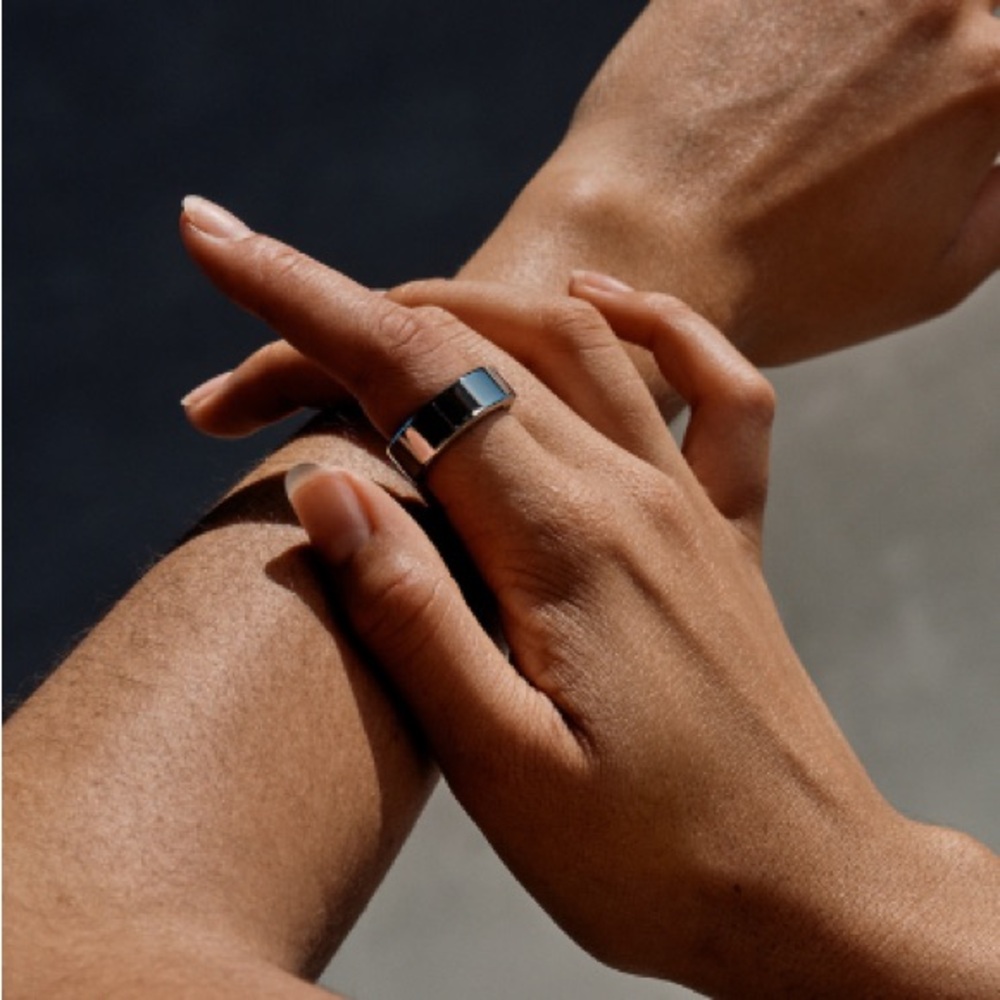 Oura Smart Ring in Silver Gen 3
